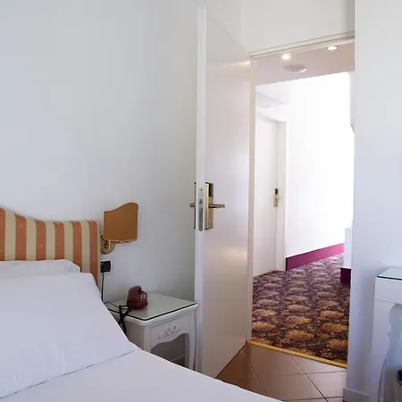 Hotell Iva Diano Marina