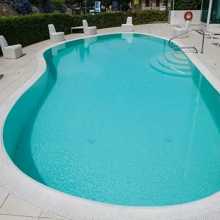 Iva 3* 迪亚诺马里纳