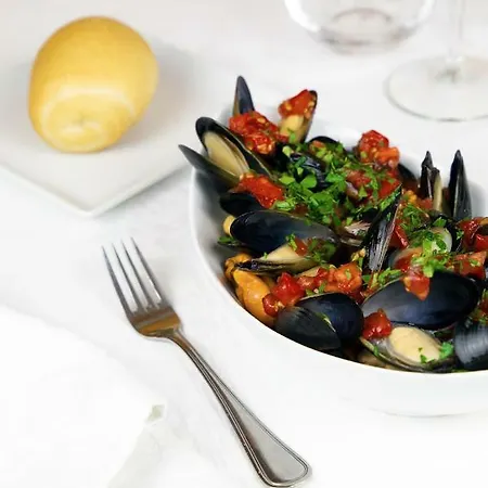 Iva 迪亚诺马里纳