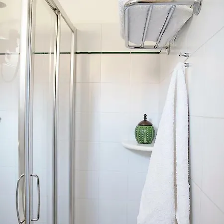 Iva 3* 迪亚诺马里纳